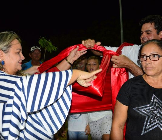 Prefeito Dr. Jarques Lúcio entrega Praça e Quadra aos moradores do bairro São Bentinho