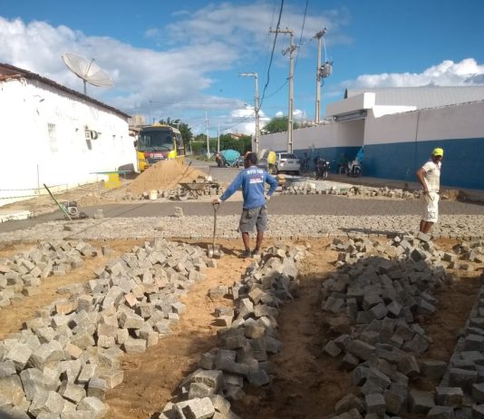 Prefeitura de São Bento intensifica trabalho de reconstrução de calçamentos