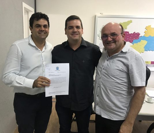 Prefeito de São Bento solicita ao governo do estado municipalização de duas Escolas Estaduais