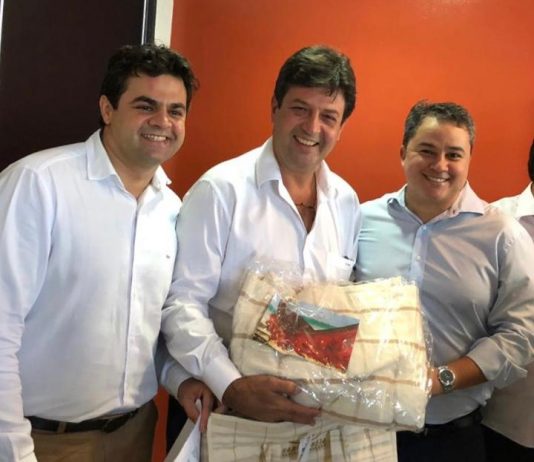 Prefeito de São Bento se encontra com ministro da saúde e busca novos investimentos
