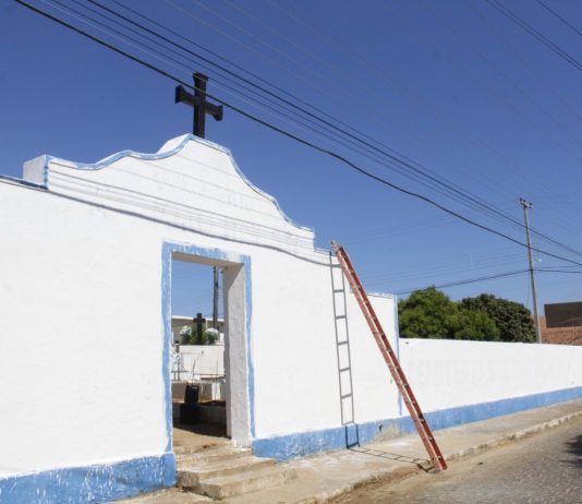 Prefeitura de São Bento inicia serviços de limpeza e manutenção em cemitérios para o Dia de Finados