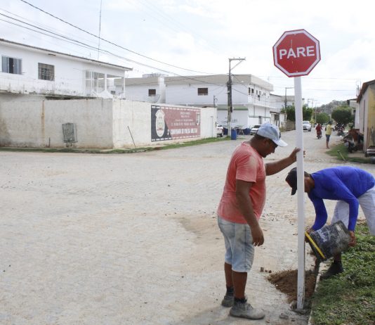 Prefeitura de São Bento inicia instalação de placas de sinalização de trânsito