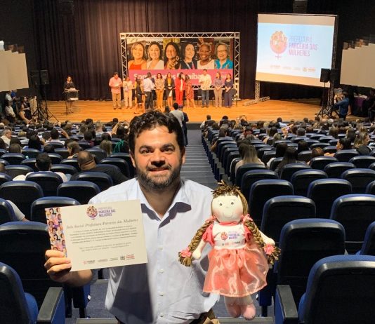 Prefeito Jarques participa de solenidade de entrega do selo social “Prefeitura Parceira das Mulheres”