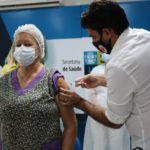 Prefeito de São Bento, Jarques Lúcio, vacina os cinco primeiros profissionais de saúde contra a Covid – 19, na 1ª fase da campanha