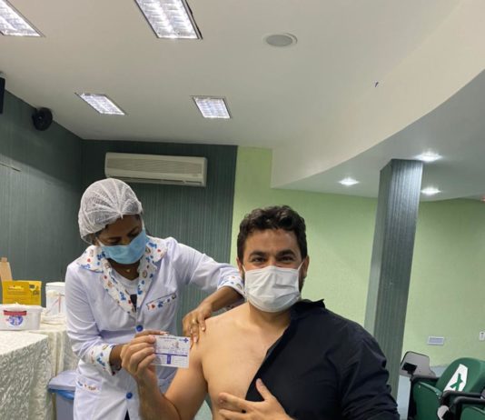 Prefeito de São Bento é vacinado contra Covid – 19 em Hospital da Unimed em João Pessoa