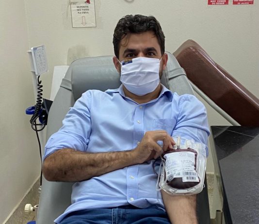 Prefeito de São Bento doa sangue ao Hemonúcleo de Catolé do Rocha e faz apelo para quem pode e quer fazer o ato voluntário importante