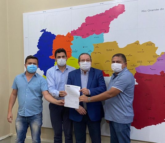 Prefeito Jarques Lúcio se reúne com Chefe de Gabinete do Governo e pede pavimentação asfáltica entre São Bento e Barra de Cima e para interligação de outras cidades do Médio Piranhas