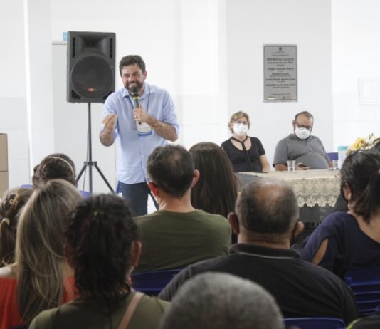Maior reajuste da Paraíba: Prefeito de São Bento concede 36% de aumento salarial aos Professores
