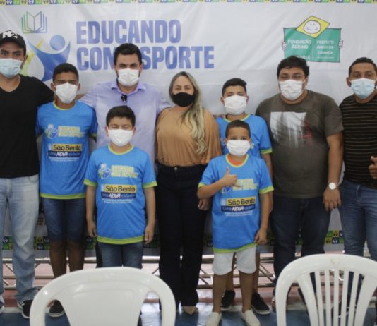 Prefeito de São Bento participa de Lançamento do Projeto Educando com Esporte