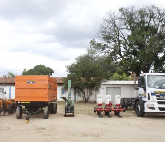 Prefeito de São Bento entrega transportes e equipamentos para secretarias de Infraestrutura, Saúde e Agricultura