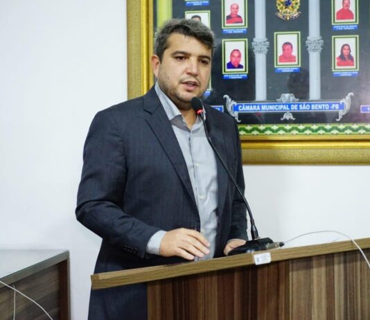 Prefeito de São Bento, Geferson Carnaúba, participa da 1ª Sessão Ordinária de 2025, na Câmara Municipal, e defende a união dos Dois Poderes em benefício do povo