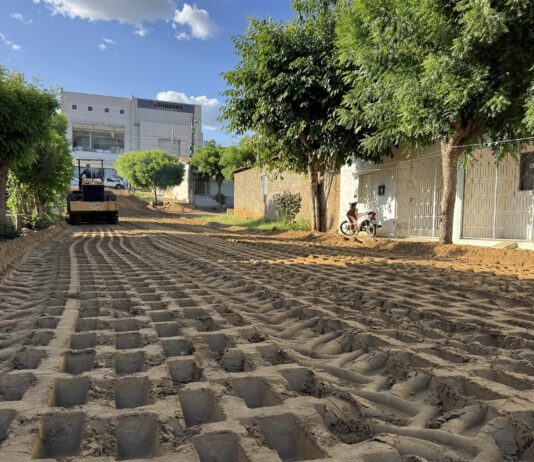 Prefeitura de São Bento – PB inicia pavimentação asfáltica em 8 ruas com investimento de R$ 2 milhões de reais