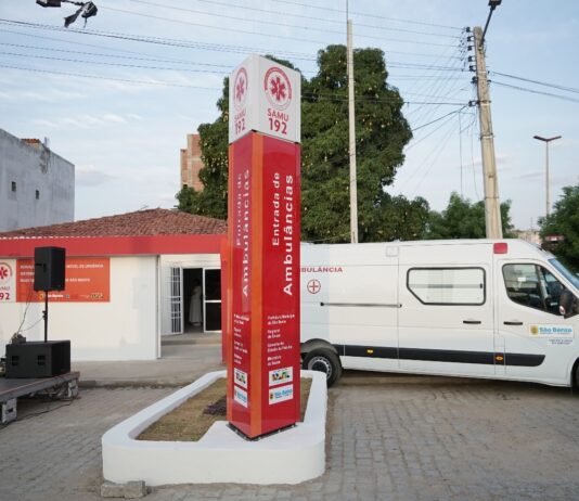 Prefeitura de São Bento entrega nova ambulância e reinaugura base do SAMU
