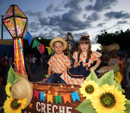Desfile de carroças marca abertura do Primeiro Circuito Junino de São Bento